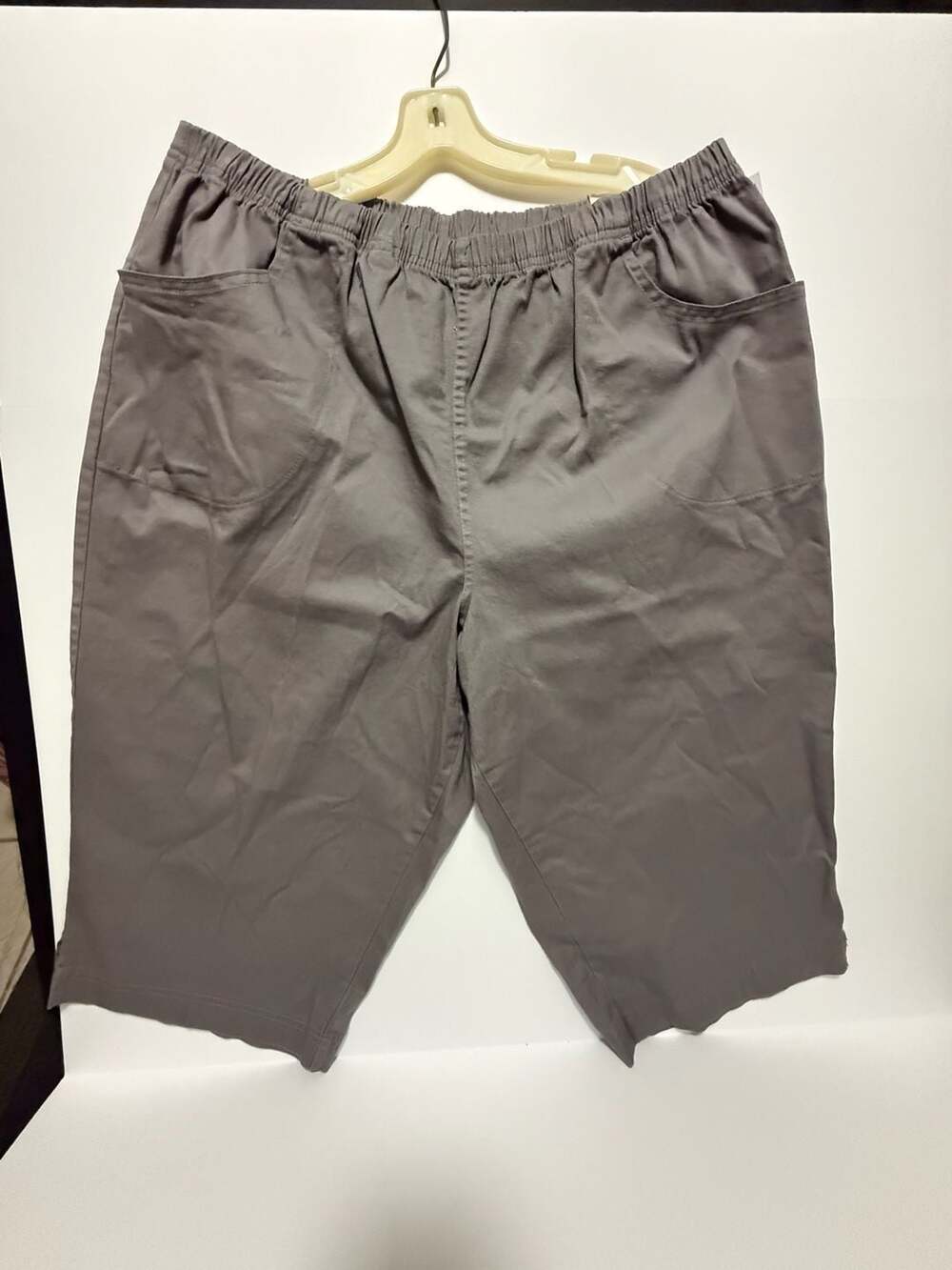 Croft & Barrow Women's Plus Size Solid Gray Pull-On Capri Pants Size 3X